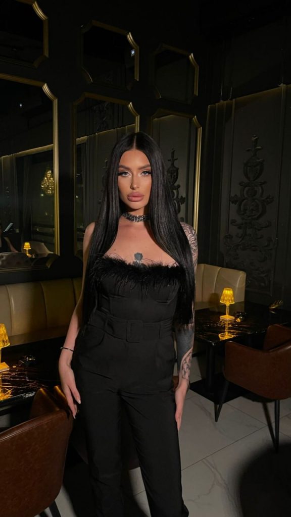 Юлия — идеальный выбор для прогулки по Киеву