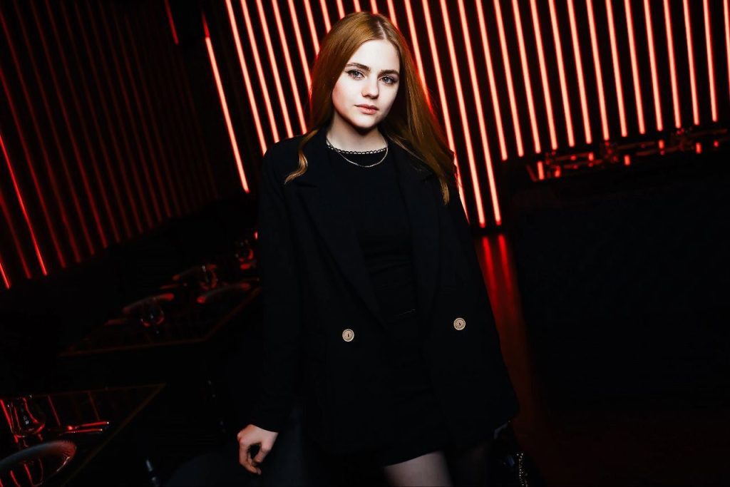 Нежная девушка Алесия из района Киева