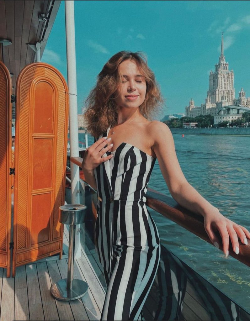 Лолита — элитная эскортница в Киеве