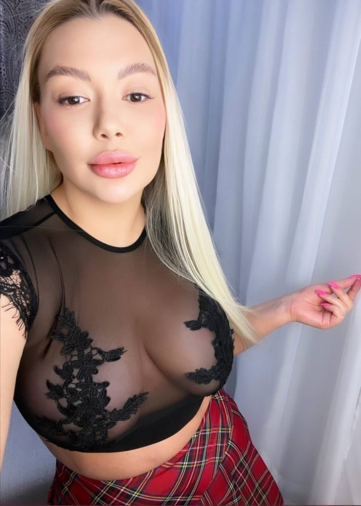 девушка Оля — VIP сопровождение Киев