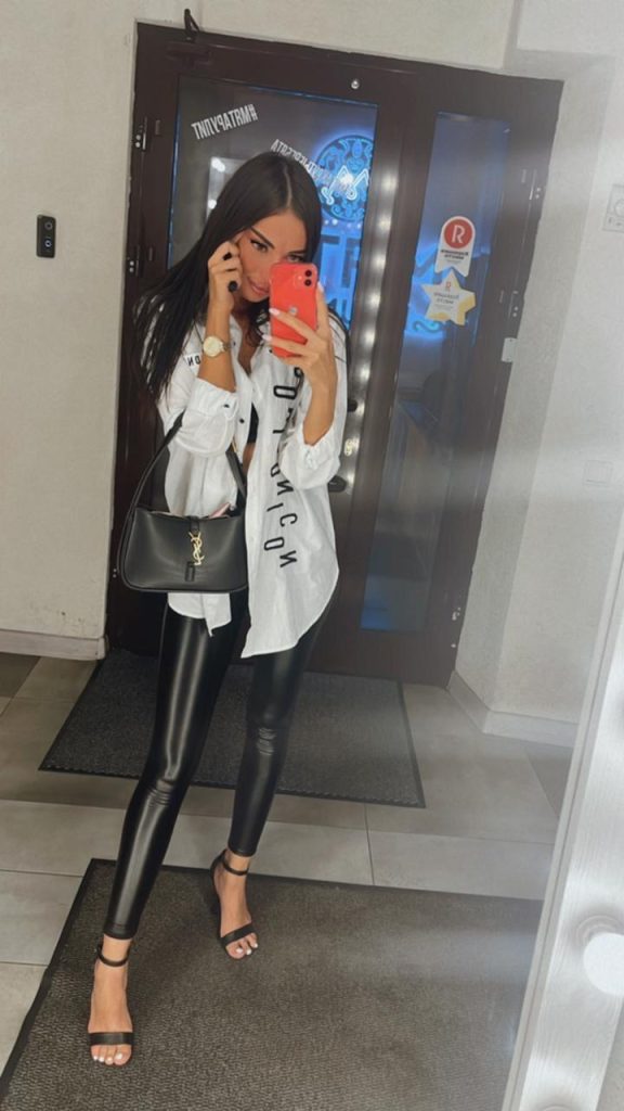 Сексуальная девушка Дита из района Киева