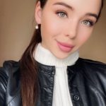 Холли предлагает премиальный эскорт в Киеве