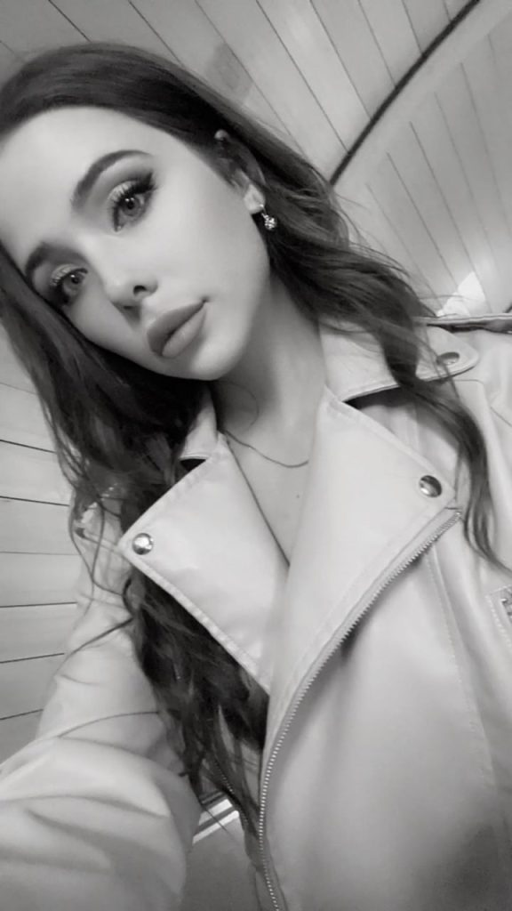 Сексуальная модель Холли из Киева
