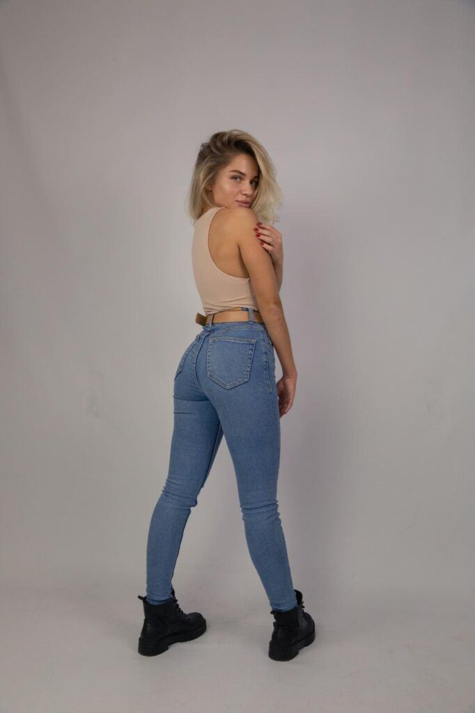 Эскорт с Нейра — элитный досуг в столице Украины