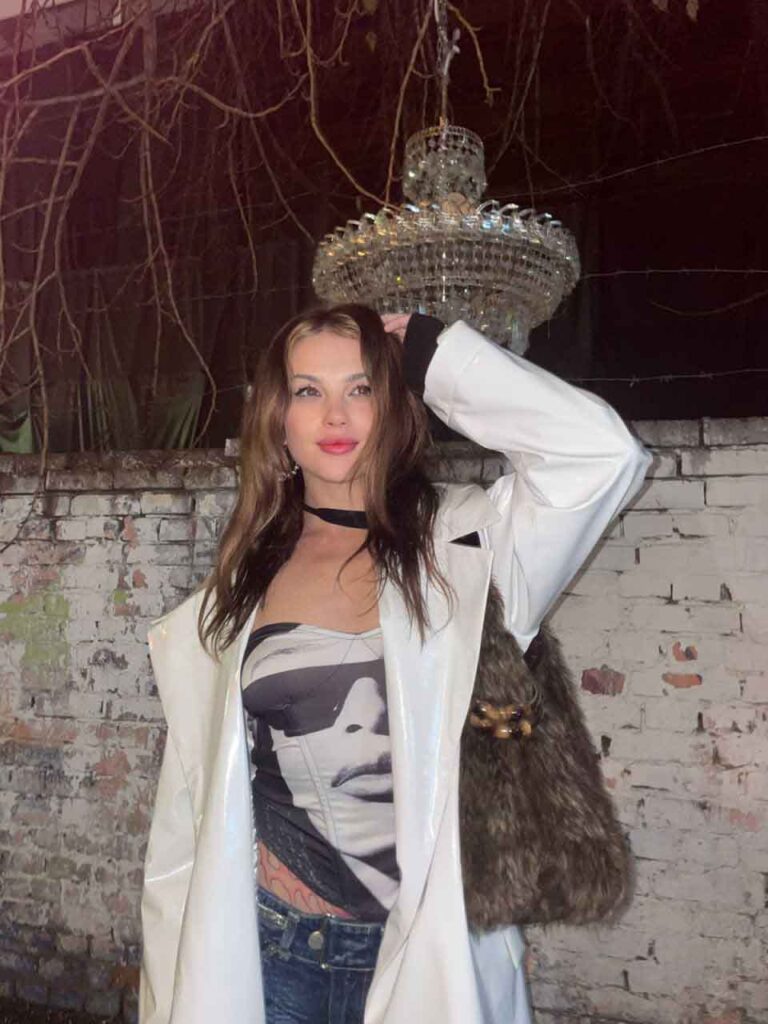 Окси — элитная эскортница в Киеве и области