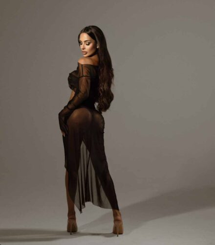 модель Юля — лучший эскорт в Киеве