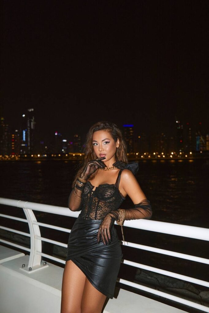 модель Лиана — VIP сопровождение Киев